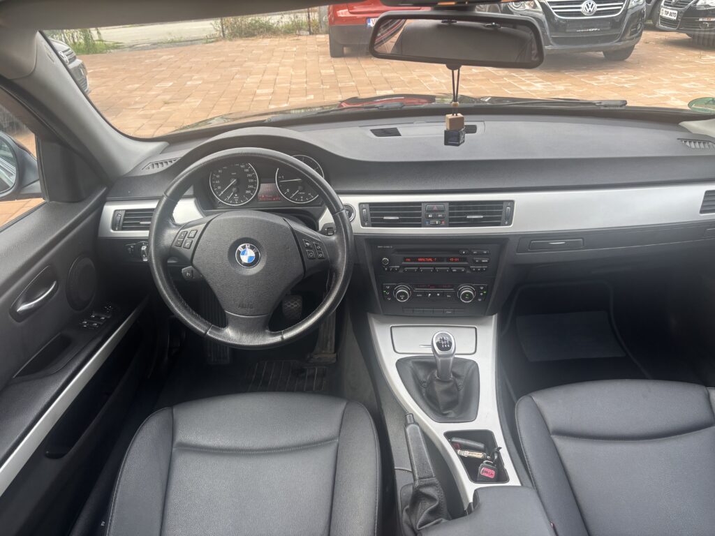 BMW 320 Diesel,an 2010,Manuala – foto 8
