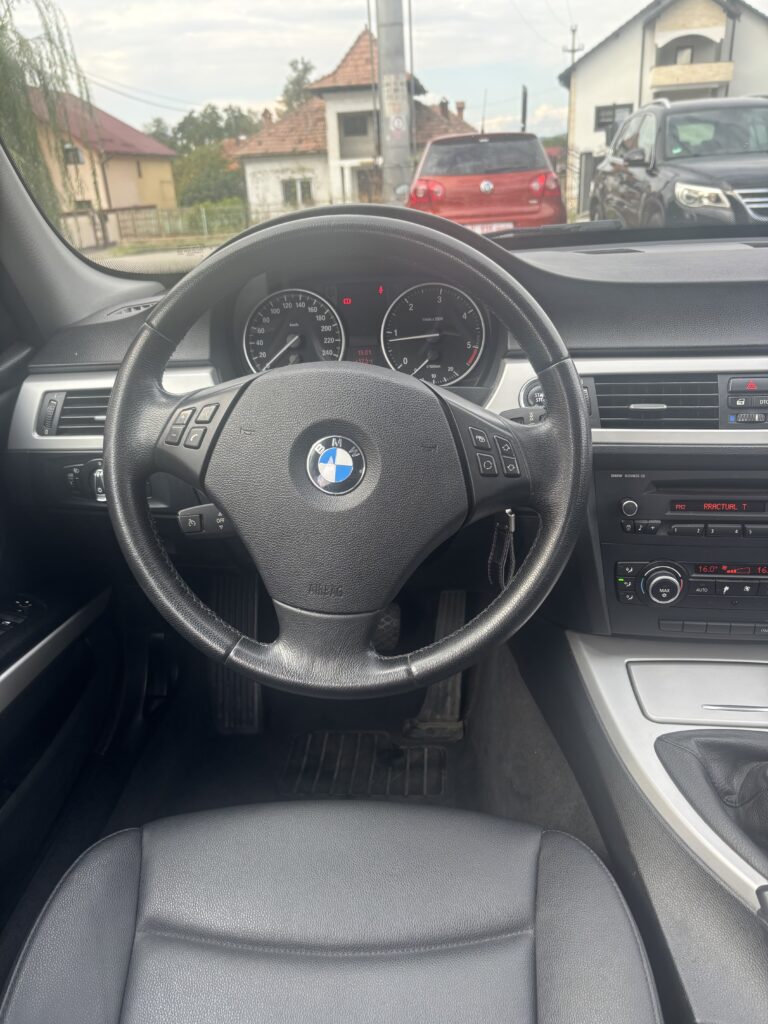 BMW 320 Diesel,an 2010,Manuala – foto 10